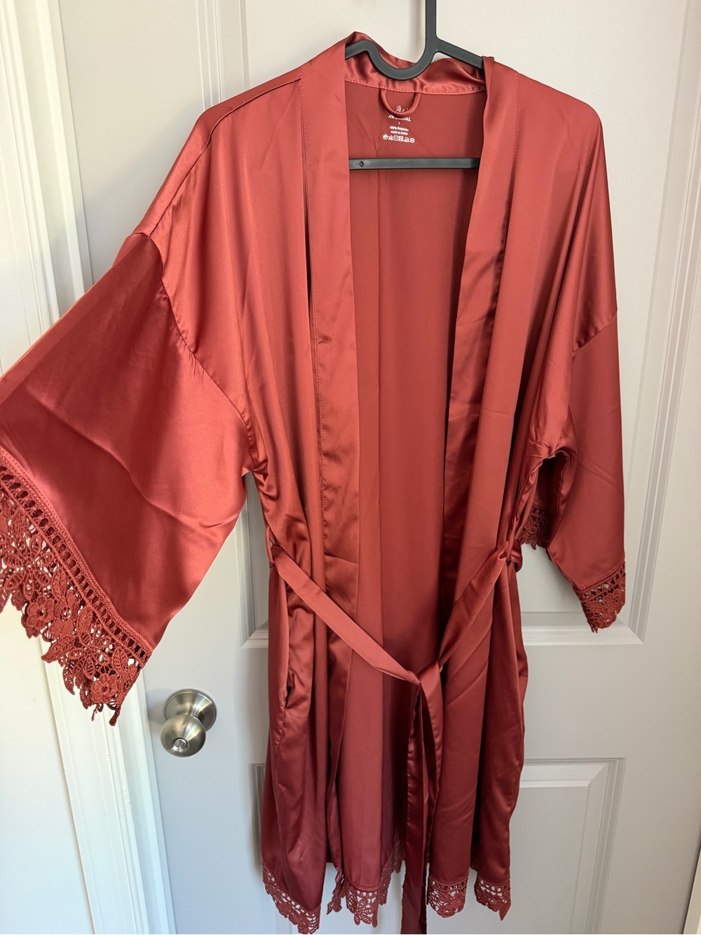 AW. BRIDAL Lace-Trim Rust Satin Robe Size L